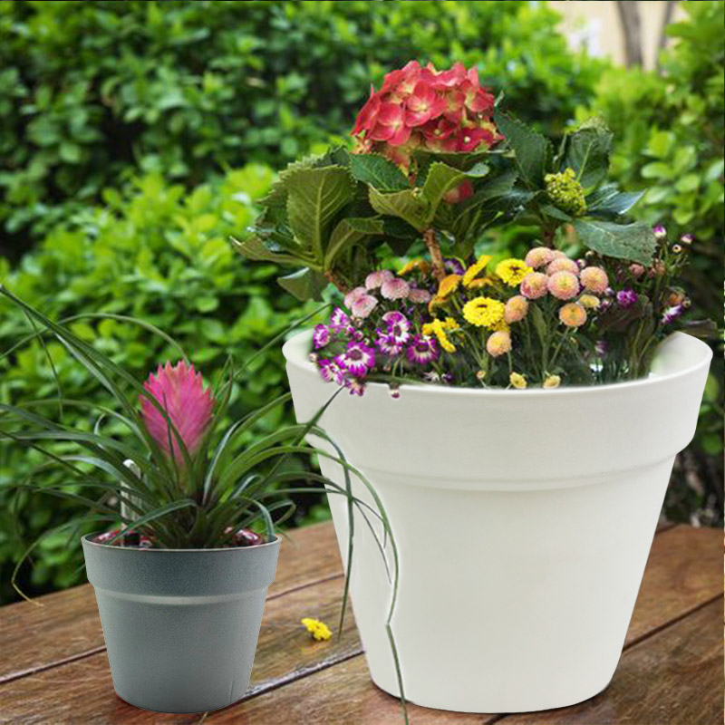 plastic flower pots